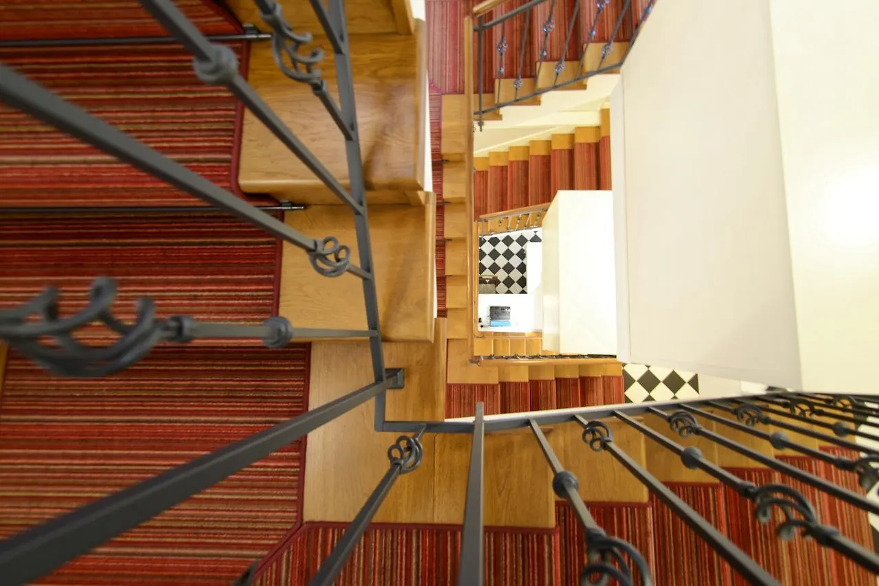 Crystal Suites Chez Helena Cracovie Appart hôtel